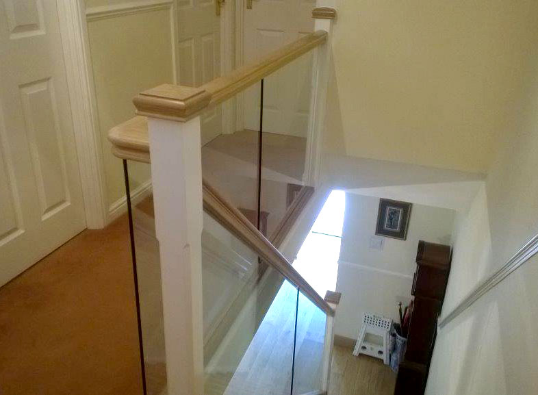 glass balustrade for staircase and landing